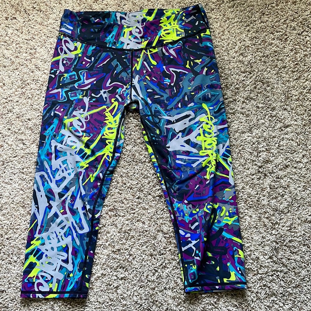 Fabletics colorful capri leggings